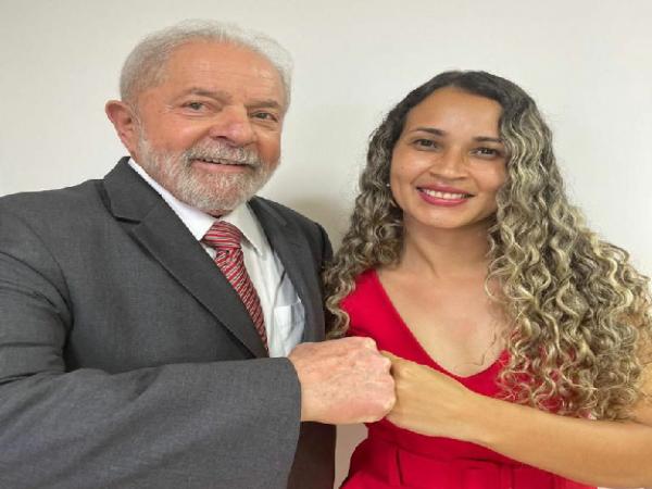 Rosangela Santos recebe o apoio do PV, Psol, Rede, PDT e Pcdob, crescendo sua pré-candidatura a prefeita  em Embu das Artes