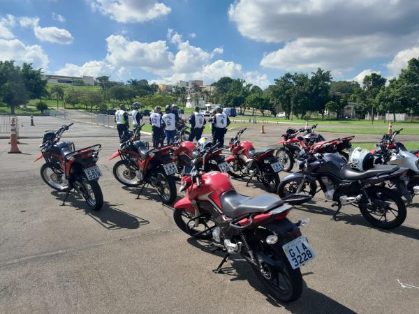 Em parceria com Honda, Jandira aplica curso de aperfeiçoamento com motocicletas