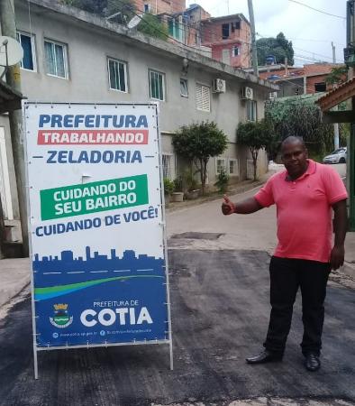 Marivaldo Negrão agradece ao prefeito Rogério Franco pelas obras realizadas no bairro