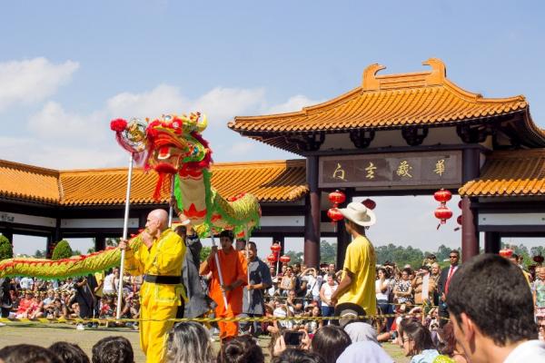 Templo Zu Lai celebra a chegada do tradicional Ano Novo Chinês 