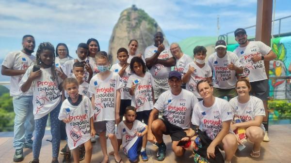Projeto Raquetes para a Vida realiza sonho de 30 crianças, levando-as pra o Rio Open o maior torneio de tênis da América Latina