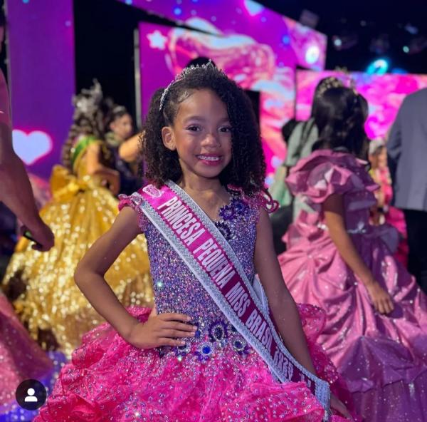 Jovens de Osasco brilham no Concurso Pequena Miss Brasil 2025