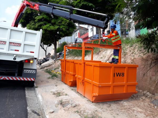 Prefeitura instala caçambas ecológicas para descarte consciente de entulho