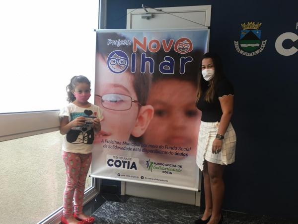  Fundo Social de Cotia realiza a entrega de dezenas de óculos em mais uma edição do Novo Olhar