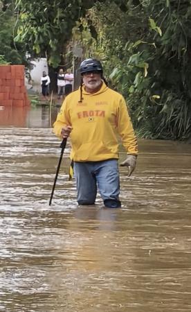  Frota percorre bairros alagados de Cotia e acompanha de perto famílias atingidas pelas chuvas