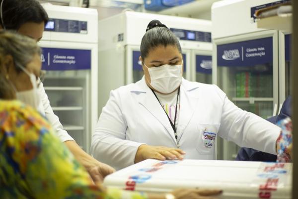Cotia recebe novo lote de vacina contra a Covid-19