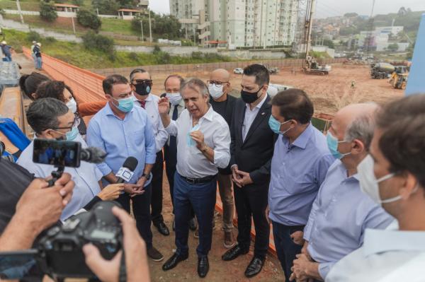 Autoridades visitam obras do Hospital Regional 