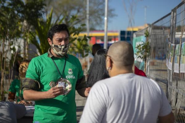 Dia da Mata Atlântica é lembrado com doação de mudas em polo de vacinação