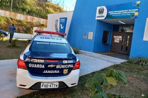 GCM Jandira apresenta Programa ESCOLCRIM