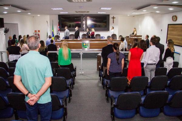 Secretaria de Saúde de Jandira entrega placa de honra à Diretores de Hospitais Regionais que atendem a cidade