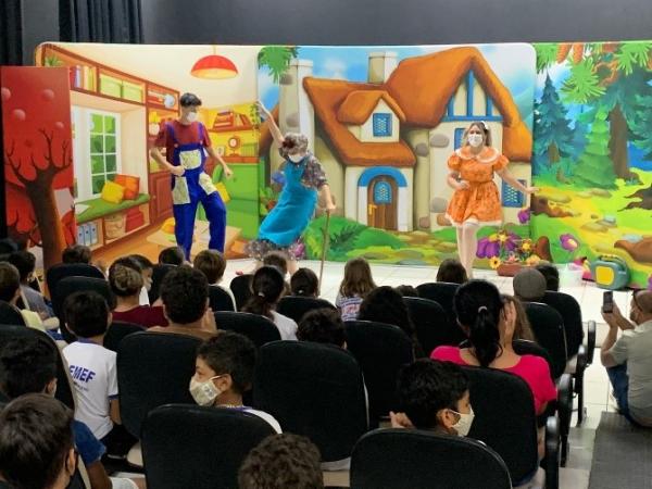 Projeto cultural que usa as artes cênicas para abordar a dengue com crianças chega a Mogi Mirim e Cotia