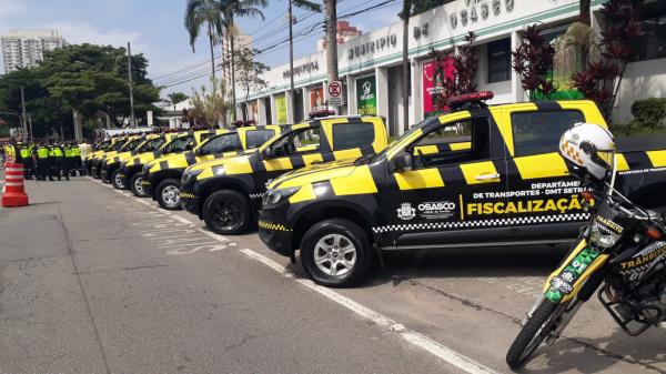 Entrega de novas viaturas e fardamento padrão nacional aos agentes de trânsito de Osasco
