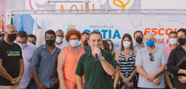  Prefeito Rogério Franco entrega  nova escola do Jardim Colibri