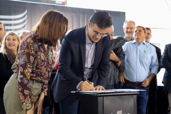 Governo de SP assina autorizo, no valor de R$ 850 mil, para a implantação do Centro de Longevidade Ativa em Jandira