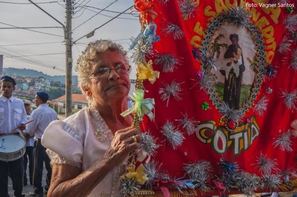 Congada de São Benedito de Cotia retoma programação presencial com seis congos convidados