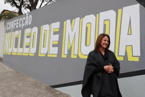 Sônia Furlan, presidente do Fundo Social de Solidariedade, e Adriana Bueno Molina, secretária da Sads, visitaram os Núcleos de Moda e a Confecção