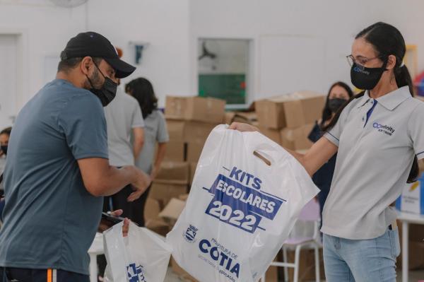 Dia 8/07, Prefeitura inicia a entrega do material escolar referente ao 2º semestre
