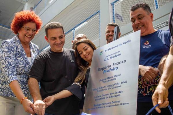 Prefeito Rogério Franco inaugura ao lado da população o Complexo Esportivo e Educacional Arakan