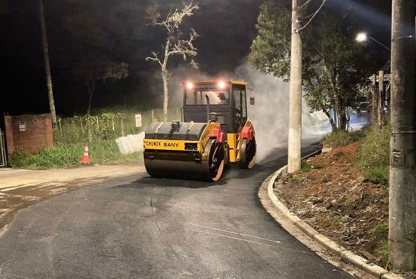 Programa ‘Asfalto Novo’ está a todo vapor na Estr. Manoel Lages do Chão
