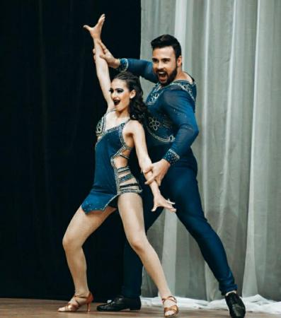Júlia Fonseca vem se destacando de forma brilhante no mundo da dança profissional