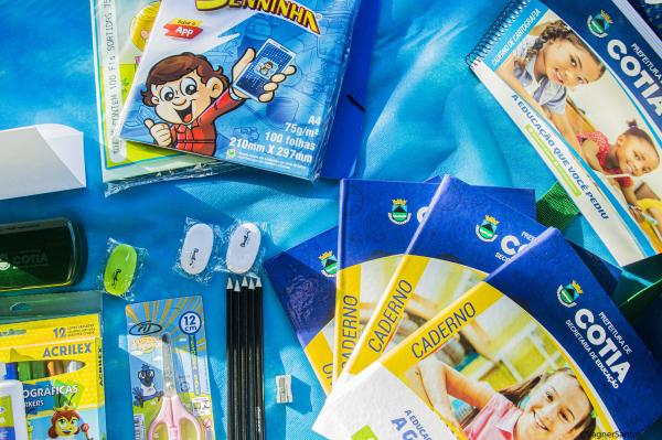 Educação de Cotia divulga o cronograma de entrega do material escolar