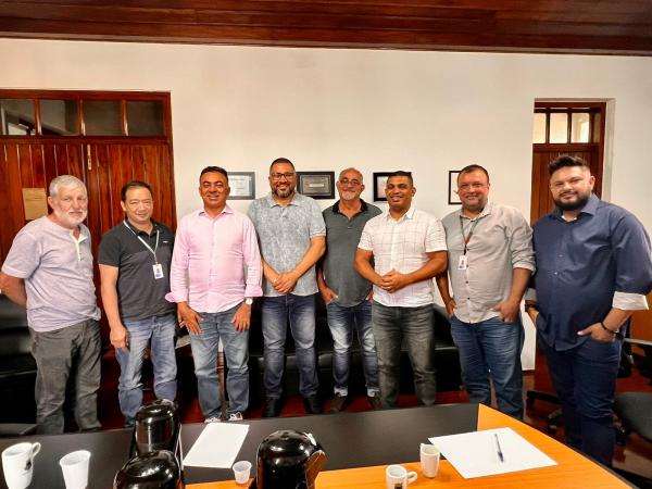 Vereadores de Cotia se reúnem com representantes da Enel