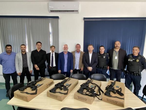 Guarda Municipal de Vargem Grande Paulista é equipada com fuzis
