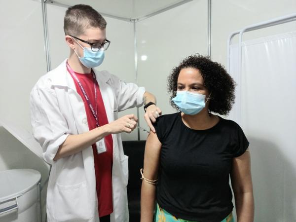 Barueri amplia vacinação bivalente contra Covid-19 para pessoas com mais de 18 anos