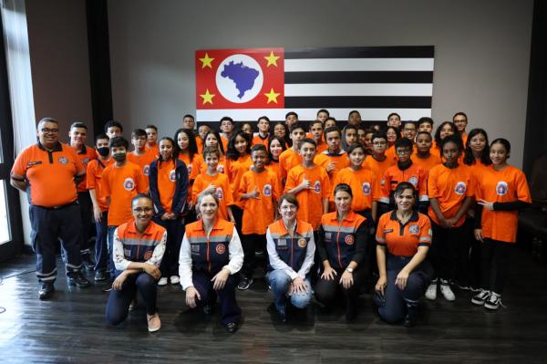 Defesa Civil de Barueri se destaca no lançamento da campanha São Paulo sem Fogo