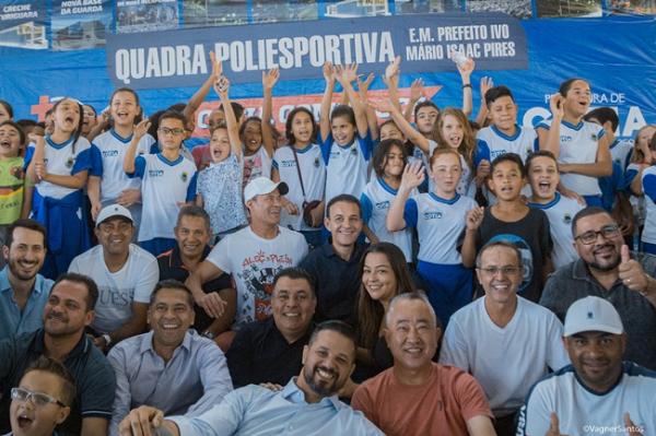 Rogério Franco entrega a quadra da EM Pref. Ivo Mário Isaac Pires, em Caucaia