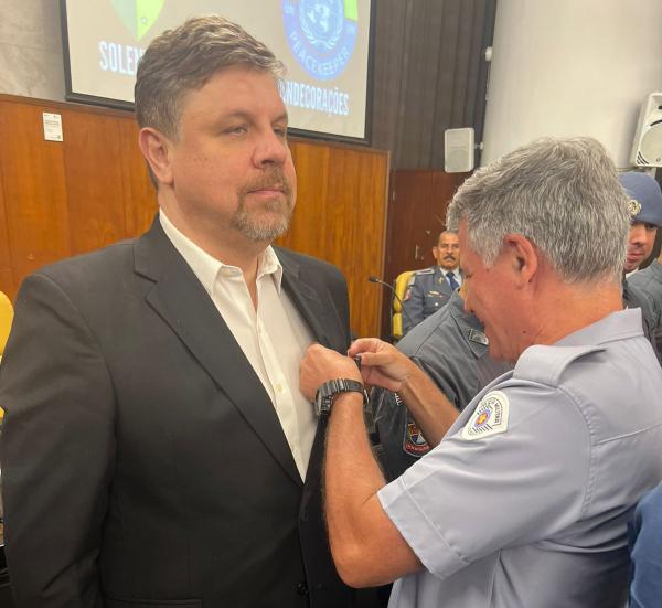 Major Secomandi e autoridades recebem homenagem da Associação Brasileira das Forças Internacionais de Paz